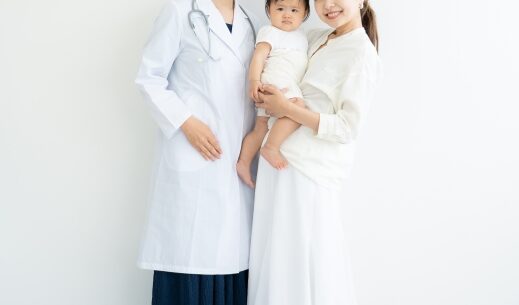 女医　ドクター　白衣　病院　患者　親子　母　赤ちゃん